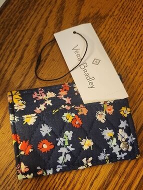 Vera Bradley Quilted Floral Card Case - Navy Floral
